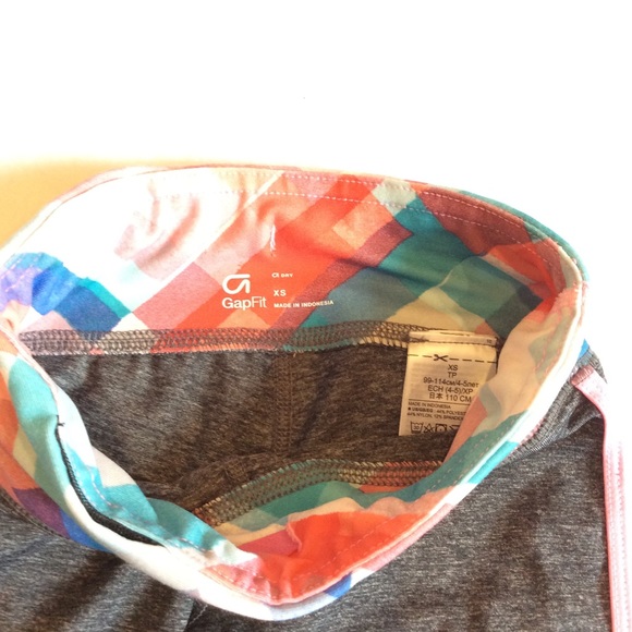 GapFit athletic crop pants - Picture 3 of 6